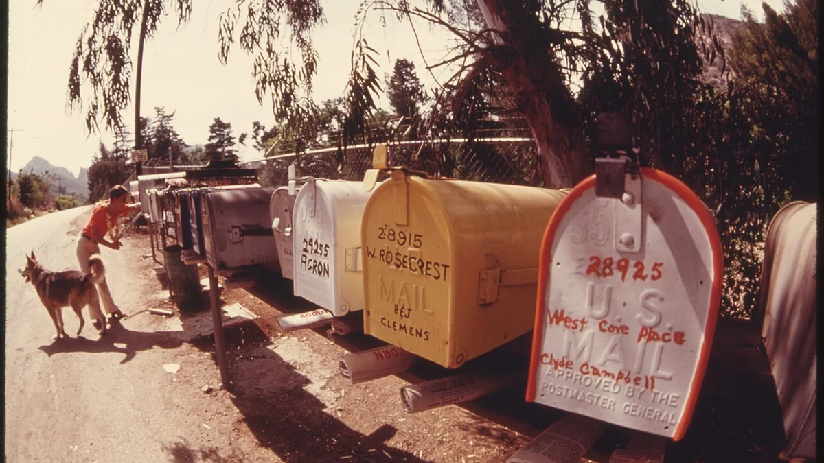 Mailbox lock replacement - USPS cluster mailbox compartment